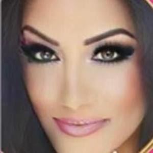 Meet your Posher, Mia